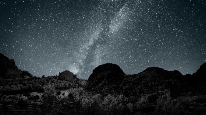 美国当年靠一台4KB内存的计算机完成登月，这是真的吗？